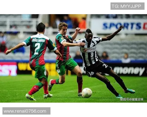 坎布尔与阿贾克斯青年队激战正酣精彩赛果引人关注